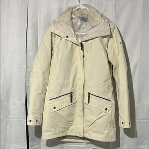 Columbia Women's 3 in 1 Cream Ski Jacket size small